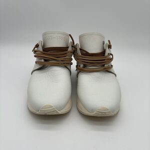 Esseutesse White Fringe Sneakers with Brown Laces